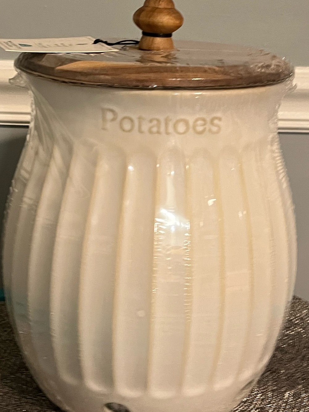 🌸 New Pioneer Woman Colette Potato Vegetable Keeper Canister White Linen, Qty 1 - Picture 4 of 11